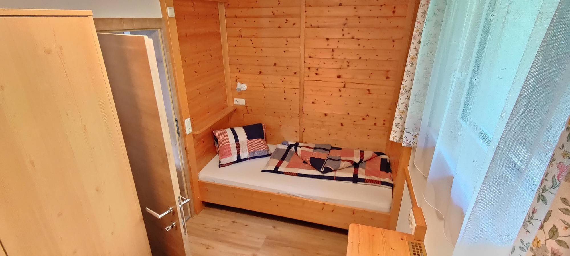 Familienzimmer mit Dusche, Wc/ Ost in Villgratner Berge, Assling