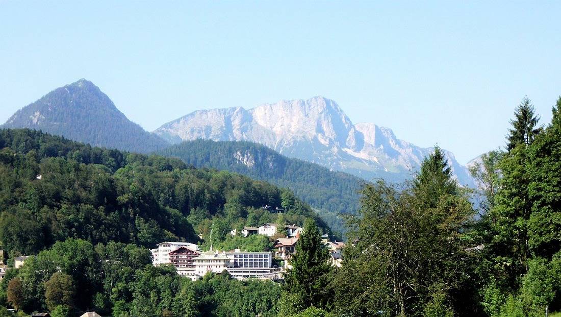 Hotel garni Floriani - double room no.2, no.4, no.6, no.8 with shower and toilet, balcony in Göllstock, Berchtesgaden
