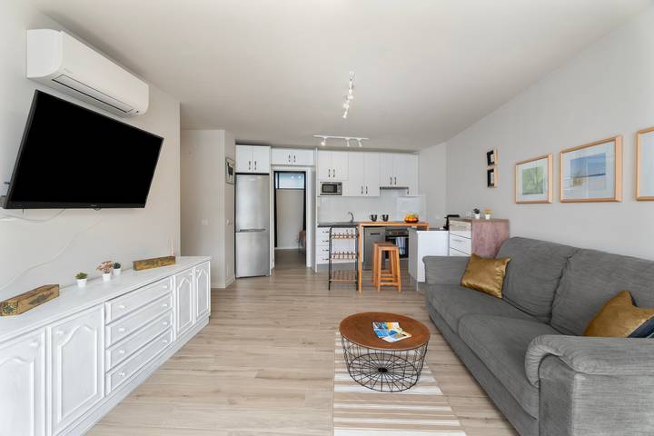 Apartamento entero, Bienvenido al apartamento en primera línea de mar en Tenerife con vistas al Teide in Mesa del Mar, Tacoronte