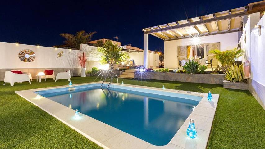 Chalet para 6 personas, con jardín además de piscina y vistas en Las Salinas