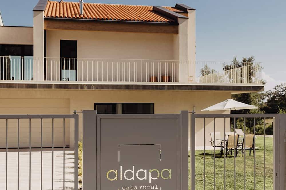 Casa en Rioja Alavesa con Jardin, Barbacoa y Parking Privado in Leza, Rioja Alavesa