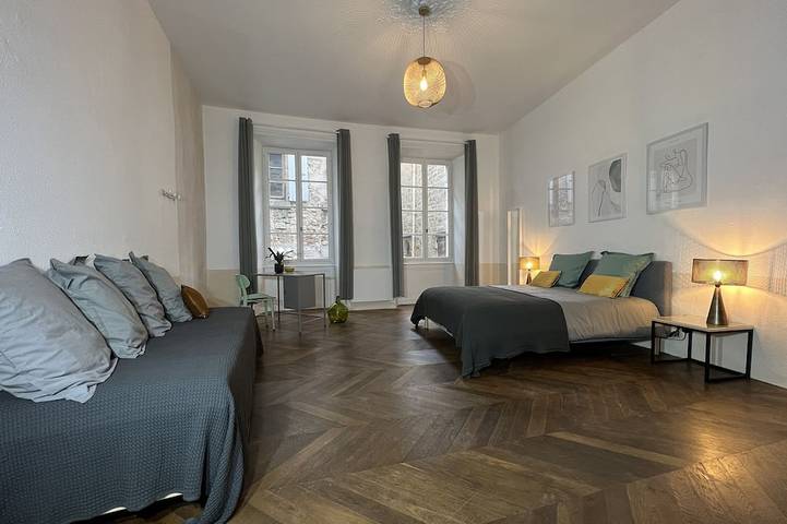 Gîte pour 8 personnes, avec terrasse dans Largentière - 4