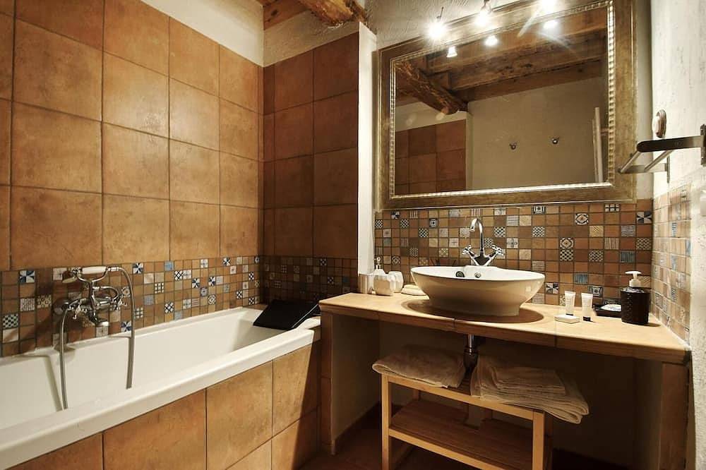 Casa de vacaciones 'Hestia' con vistas a la montaña, balcón y Wi-Fi in Ayllón, Provincia de Segovia