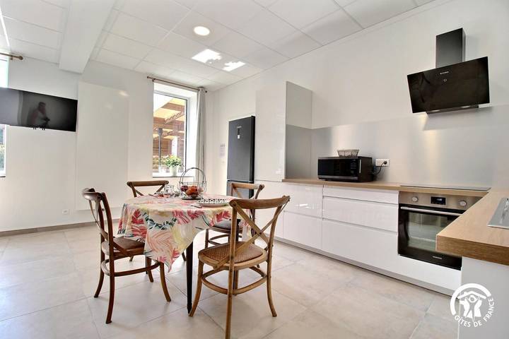 Gîte pour 2 personnes, avec jardin et terrasse à Theix - 2