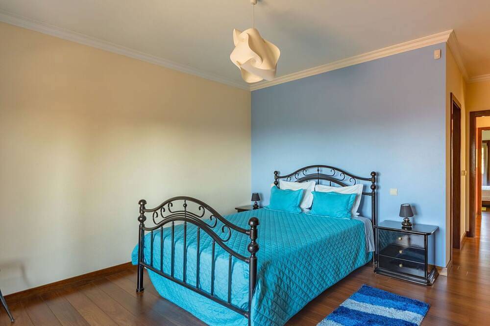 Oszałamiający niezależny dom wakacyjny dla 10 gości z wanną z hydromasażem, Wi-Fi, Tv i taras in Mar, Belinho e Mar