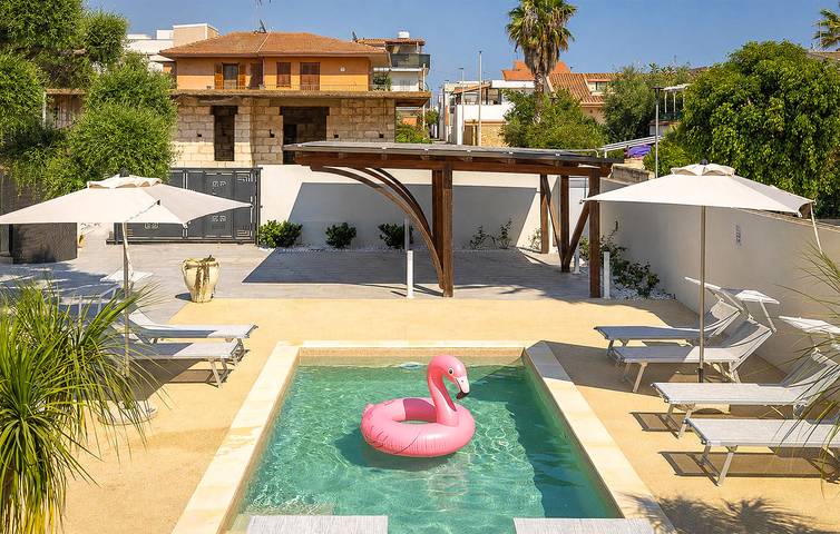 Moderno apartamento de 2 dormitorios con piscina, terraza y aire acondicionado - 2 km de la playa in Casuzze, Santa Croce Camerina