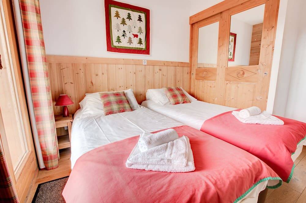 Modernes 4-Bett-Chalet mit Whirlpool, herrlichem Blick über Morzine in Morzine, Les Portes du Soleil