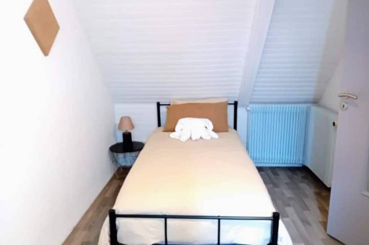 Location de vacances pour 11 personnes, avec jardin à Carhaix-Plouguer - 2