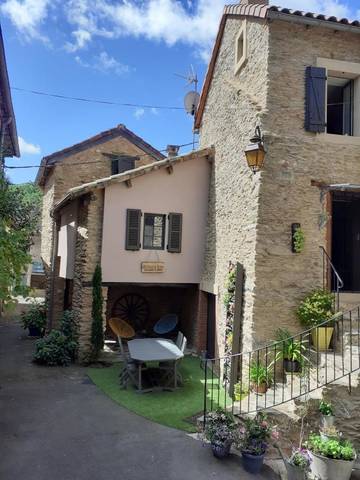 Cottage pour 2 personnes, avec terrasse à Ambialet