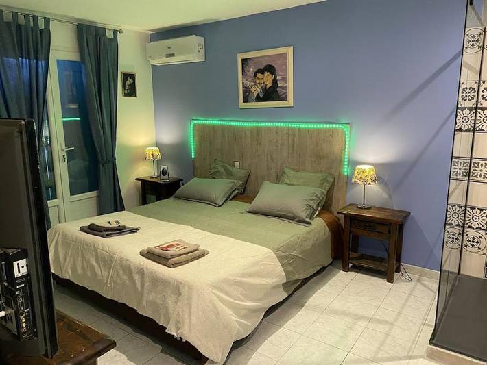 Location de vacances pour 10 personnes, avec jacuzzi et sauna ainsi que jardin et piscine à Foissac - 3
