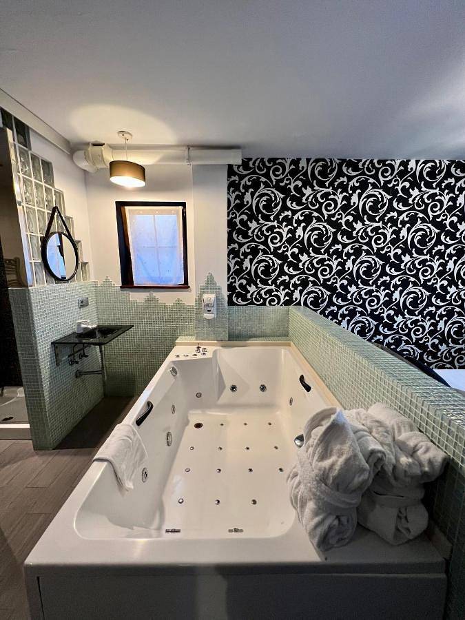 Maison d’hôte pour 2 personnes, avec Terrasse et Jacuzzi ainsi que Jardin et Piscine dans Cantabrie - 4