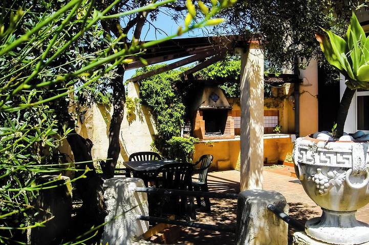 Ferienhaus für 6 Personen, mit Terrasse und Garten sowie Pool