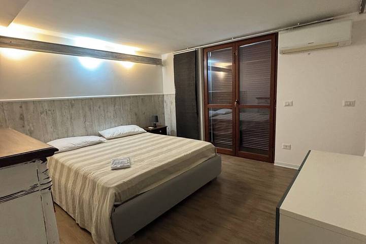 Ganze Wohnung, Pirgus Attic in Santa Marinella, Rom Provinz
