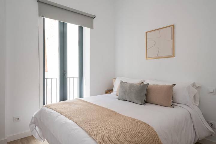 Ganze Wohnung, Cuatro Caminos - 2 bedrooms duplex in Tetuán, Madrid