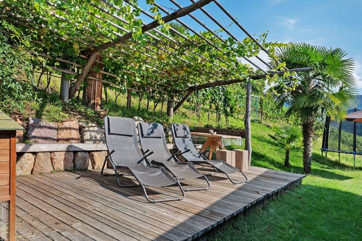 Appartamento intero, Appartamento 'Lärche' con vista sulle montagne, terrazza comune e Wi-Fi in Gries-San Quirino, Bolzano