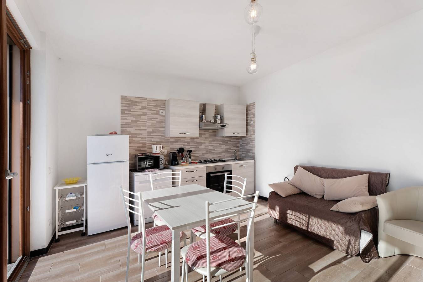 Ganze Wohnung, Ferienwohnung 'Luna' mit Blick auf den See, Gemeinschaftspool und Wi-Fi in Comune di Pettenasco, Ortasee
