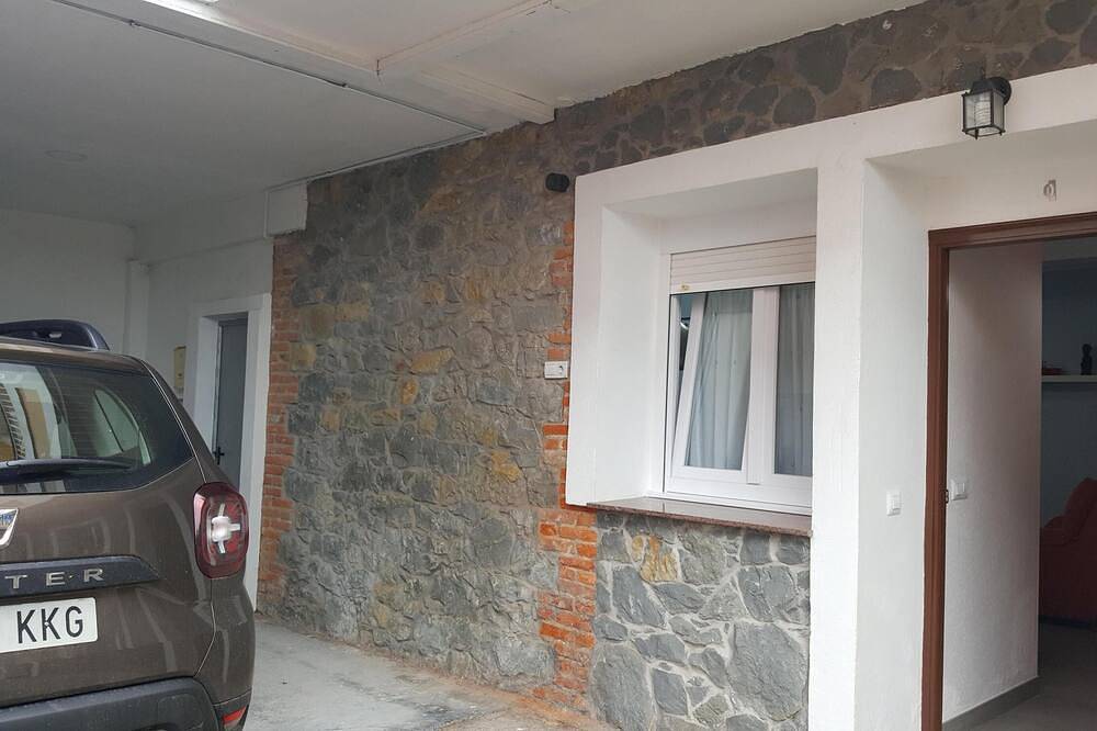 Entire apartment, Liencres, nearby beaches. Free Wifi. Low level in Liencres, Piélagos