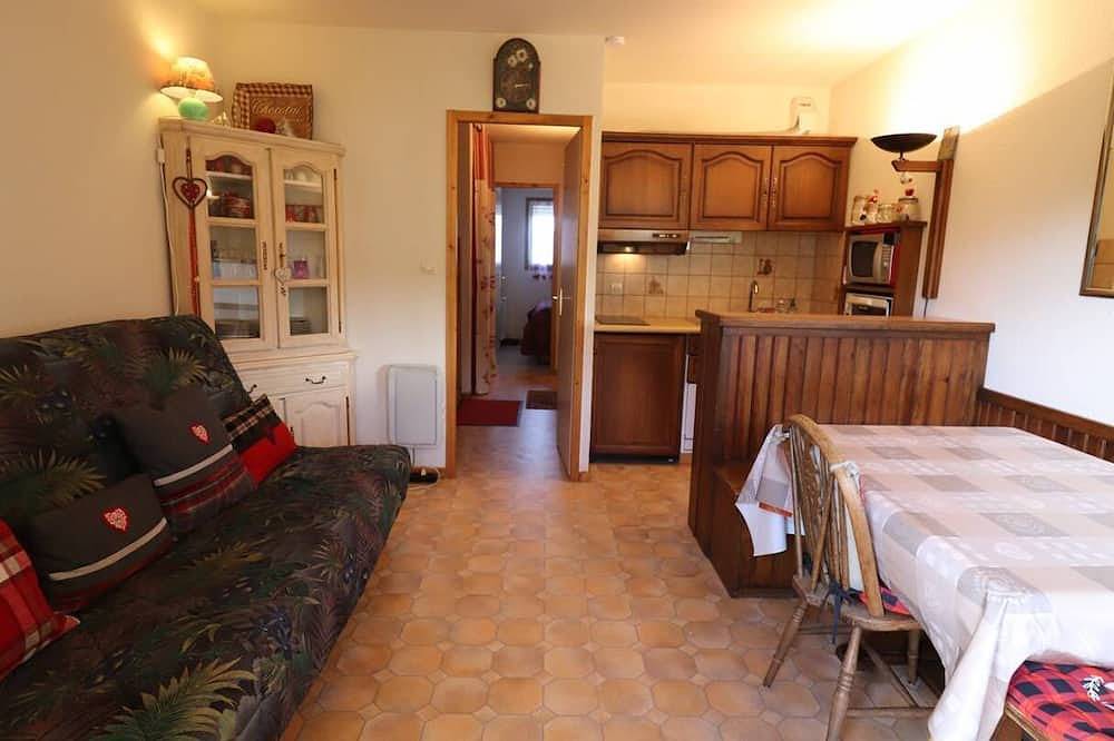 Entire apartment, Metabief - Neighborhood Beausoleil - Front des Pistes building 4-person apartment in Mouthe-Lac et Mont d’Or, Doubs