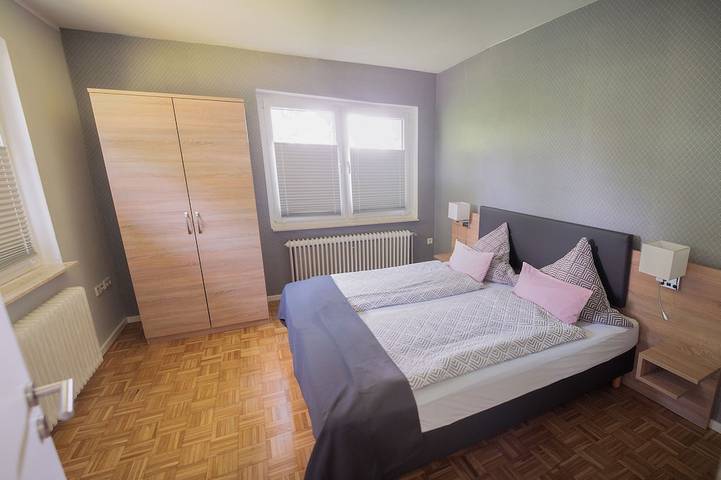 Ferienhaus für 10 Personen, mit Balkon und Garten in Leer - 2