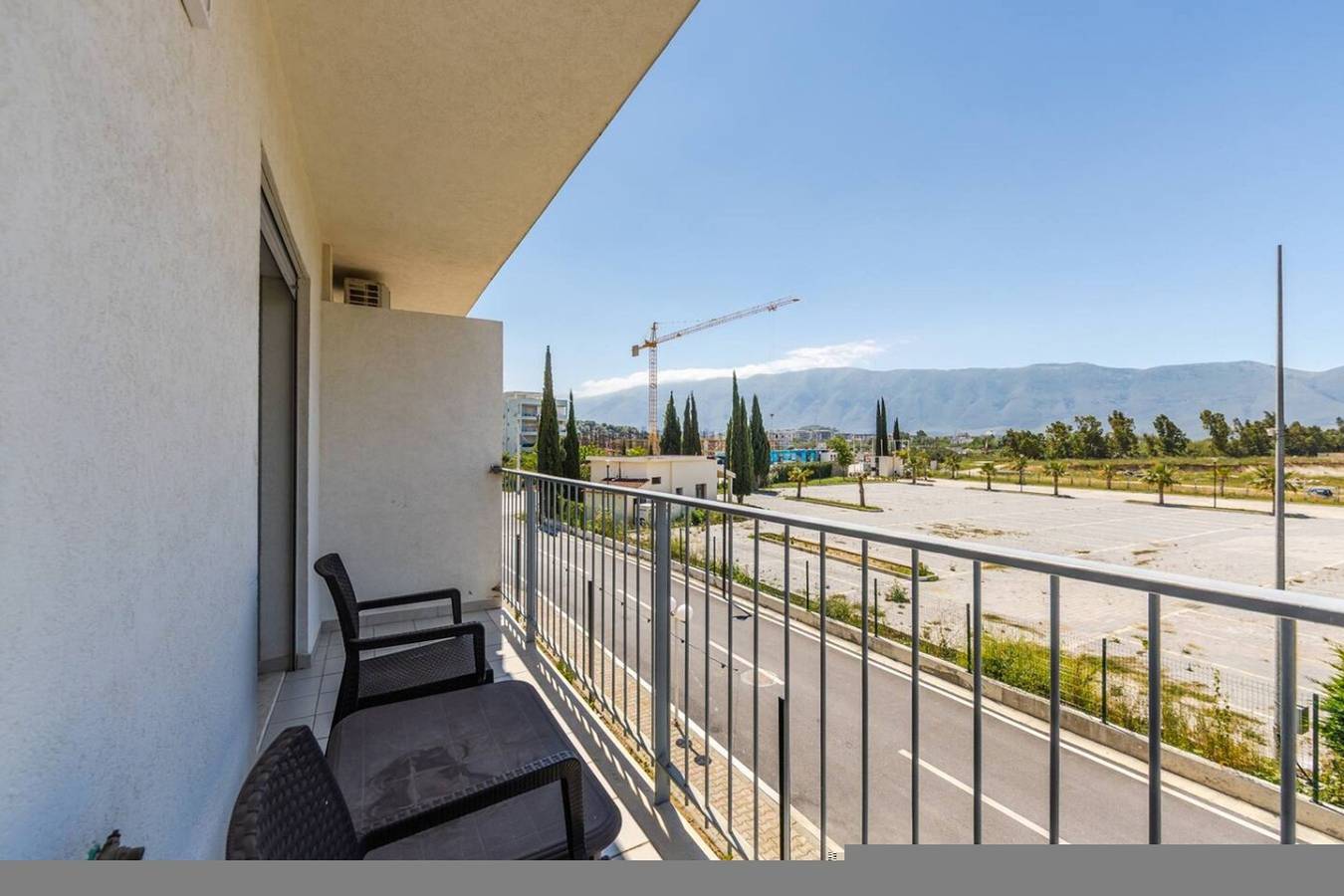 Apartamento entero, Orikum Beachside Retreat | Apartment 3 by Pikhost in Orikum, Vlorë