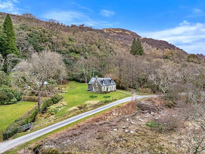 Lochead Cottage in Argyll & Bute