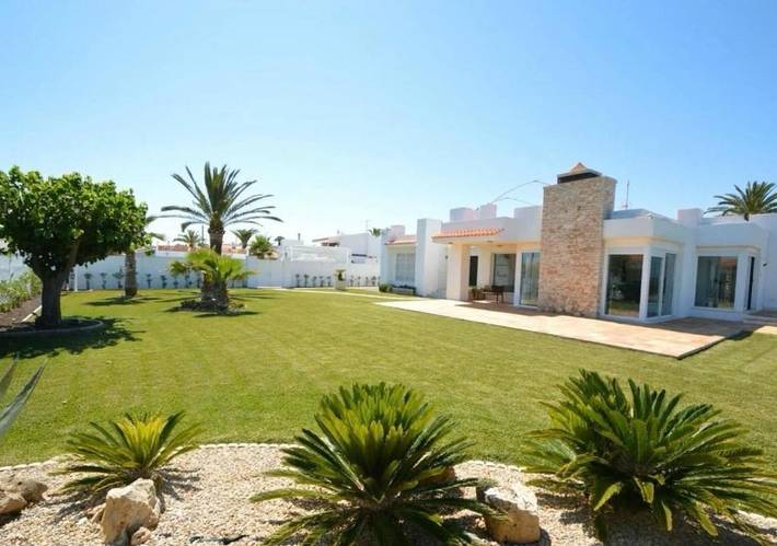 Casa rural para 10 personas, con Balcón y Terraza además de Jardín y Piscina en Vinaroz