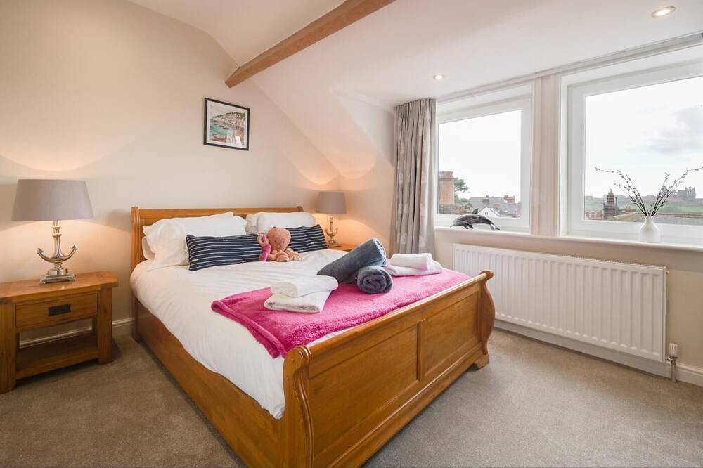4 Bed in Whitby (oc-w1030) in Whitby, North York Moors National Park