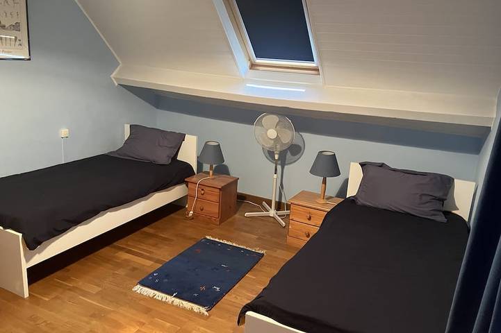 Stunning views of the Pyrenees, large secluded garden & private heated pool in Ogeu-les-Bains, Béarn