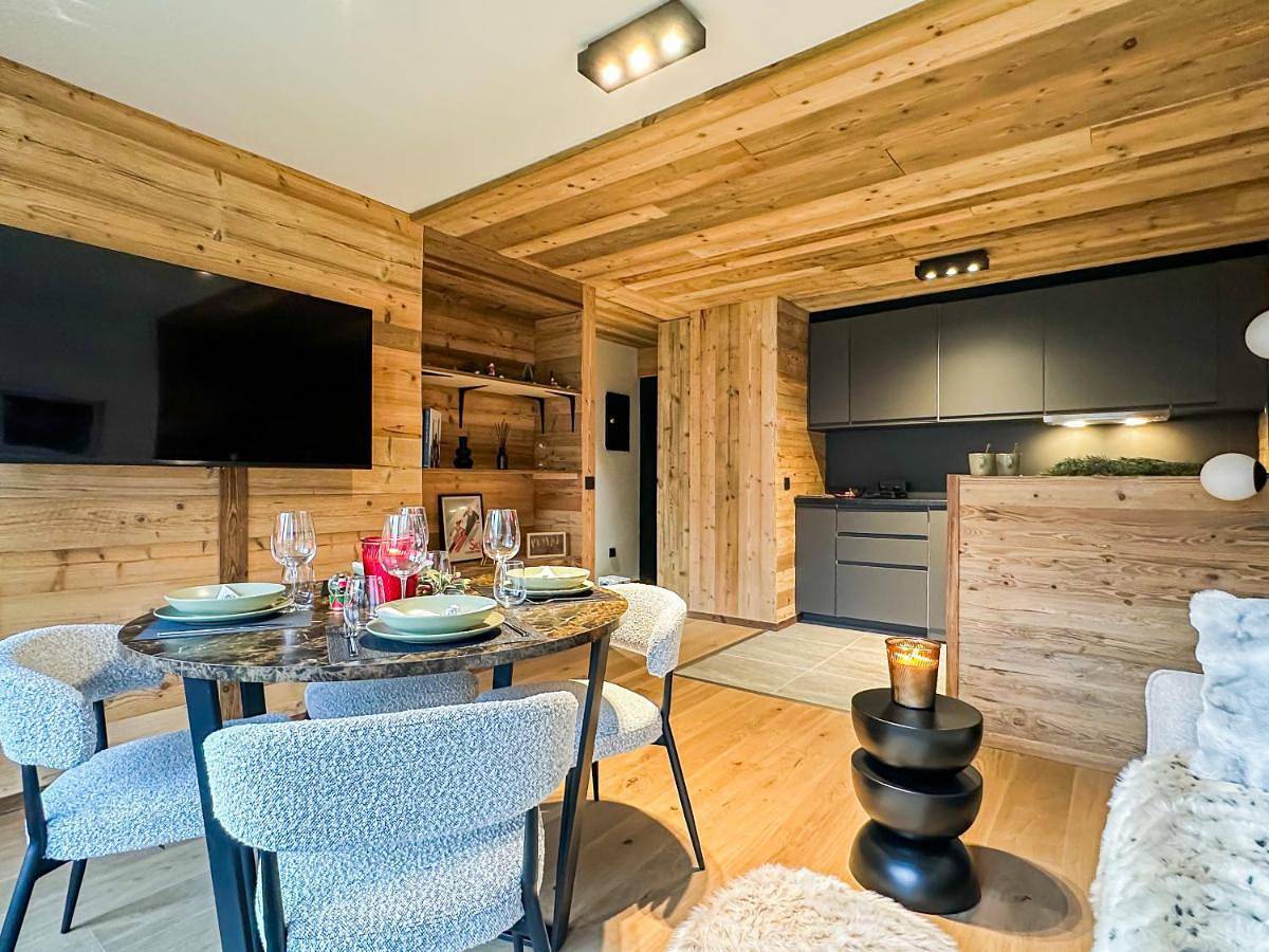 Appartement entier, Two-Bedroom Deluxe Apartment with Balcony in Megève, Pays du Mont-Blanc