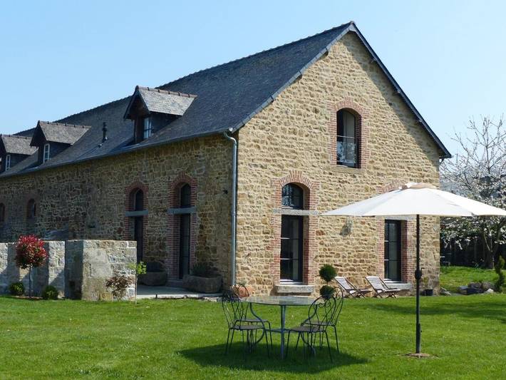 Chambre d’hôte pour 3 personnes, avec Terrasse et Jardin dans Livré-sur-Changeon