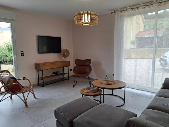 Location de vacances pour 6 personnes, avec jardin à Pouilly-le-Monial - 3