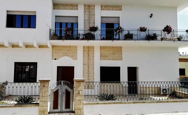 Appartamento per 4 persone, con terrazza e giardino in Acquarica del Capo