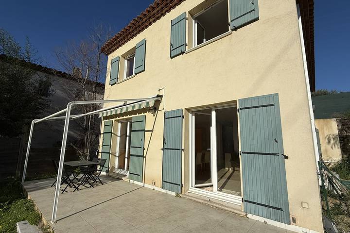 Location de vacances pour 7 personnes, avec terrasse et jardin, adapté aux familles à Châteauneuf-Grasse - 2
