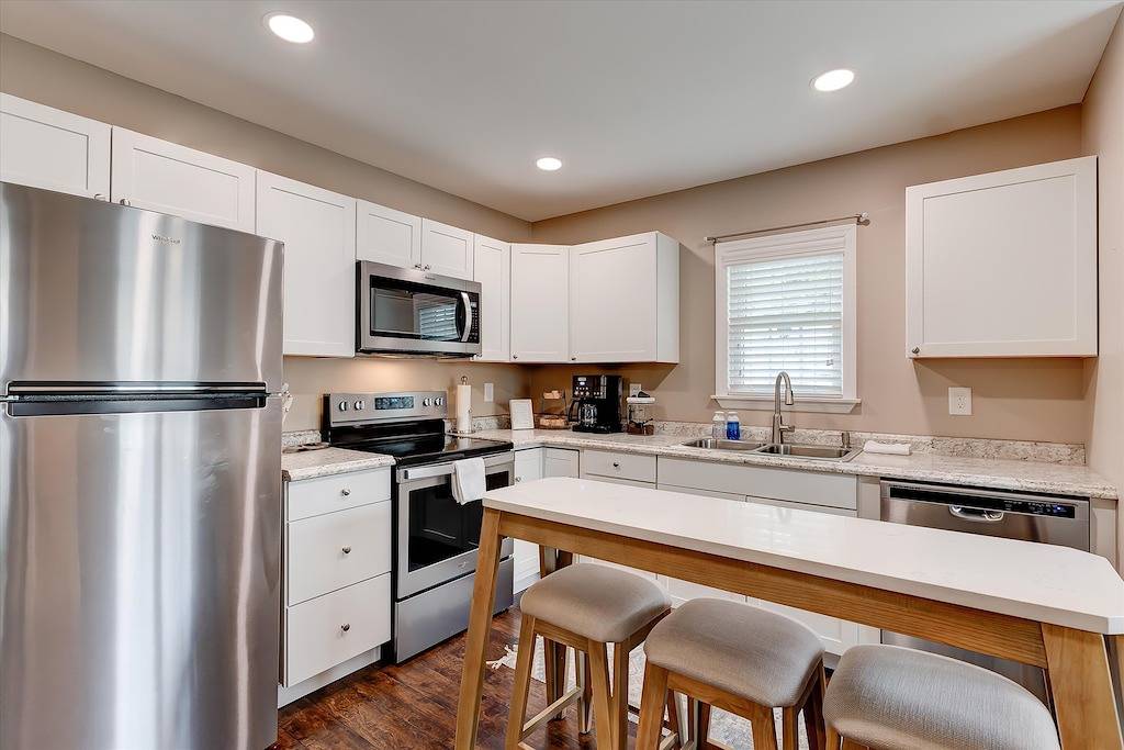 Brand new home - 5 min to Etsu - Comfort & Convenience in Johnson City, Blue Ridge Mountains