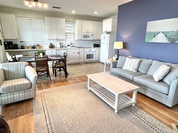 Vacation House for 8 Guests in Miramar Beach, Emerald Coast, Picture 1