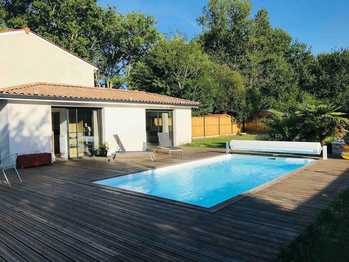 Maison de vacances pour 4 personnes, avec Terrasse ainsi que Jardin et Piscine