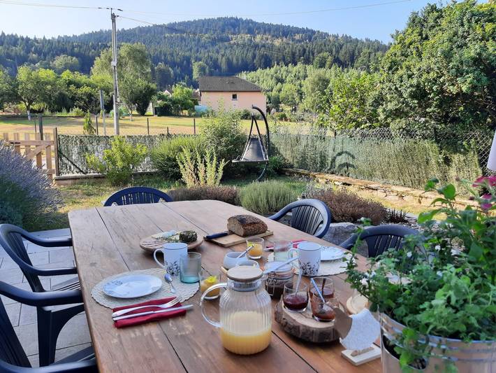 Chambre dhôtes La Pimprenelle  repos et nature in Le Syndicat, Région d'Épinal