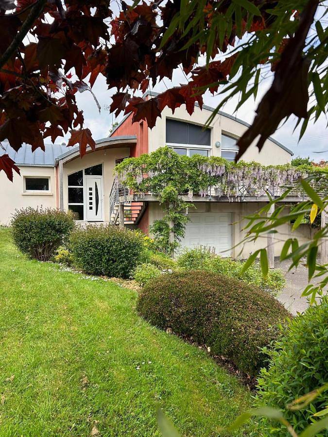 Location de vacances pour 2 personnes, avec vue ainsi que balcon et jardin à Pléguien - 4