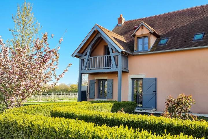 Villa pour 38 personnes, avec jardin et sauna ainsi que terrasse et jacuzzi en Bourgogne - 2