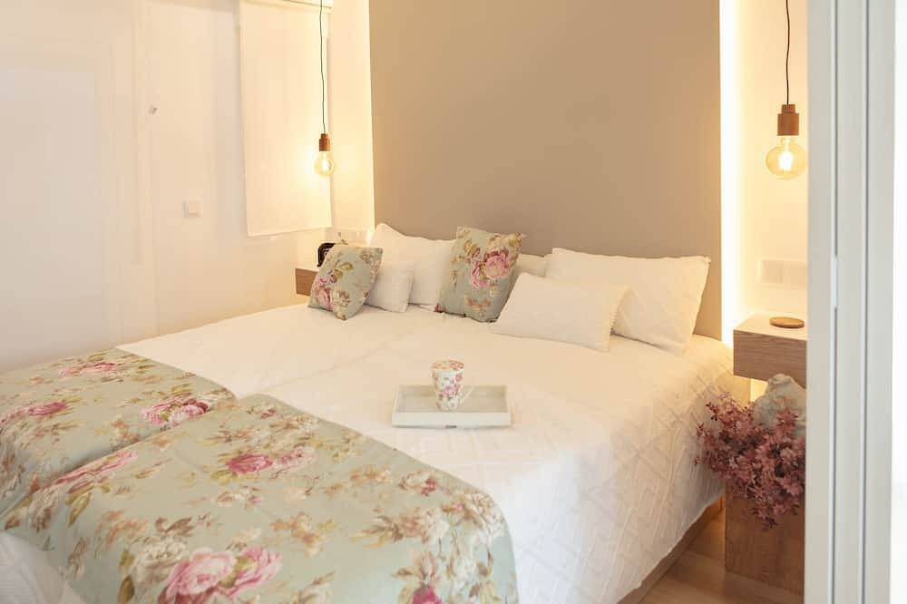 Entire apartment, Apartamento en Pleno Centro del Casco Histórico de Zamora .plaza de Garaje in Zamora, Zamora Province