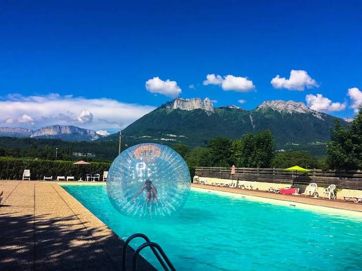 Hôtel pour 4 personnes, avec piscine et terrasse, adapté aux familles à Saint-Jorioz - 2