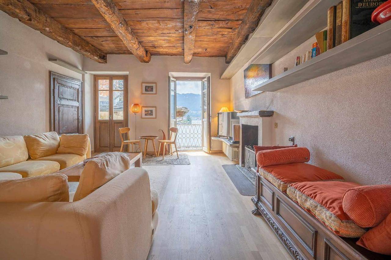 Ganze Wohnung, Julia's Appartamento nella piazza principale in Orta San Giulio, Ortasee
