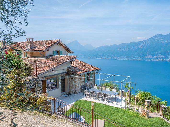 Ferienhaus für 12 Personen am Gardasee