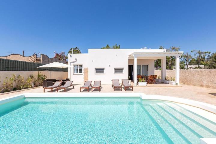 Appartamento per 8 persone, con panorama e giardino nonché piscina a Avetrana