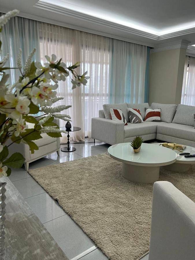 Casas e apartamentos de temporada para 5 pessoas, com jacuzzi e balcão e ainda piscina, adaptado a crianças em Manaus