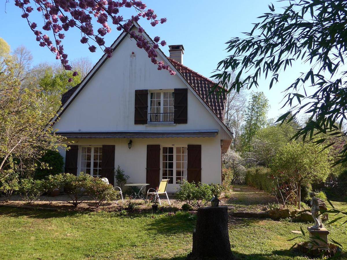 Superior Twin Room with Garden View in Orgeval, Yvelines