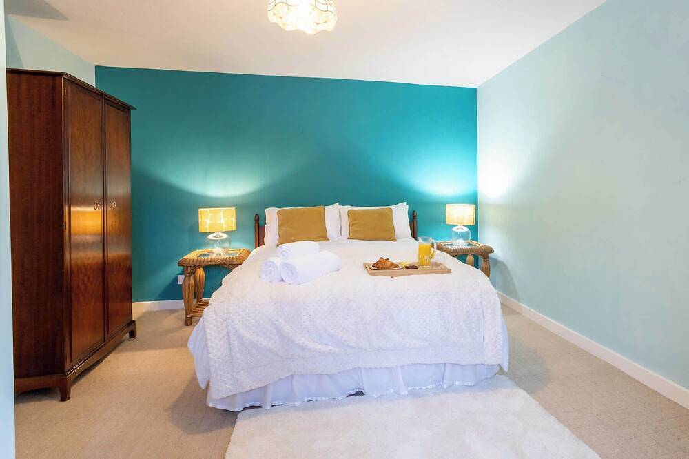 Cross Keys House - Cosy 4-Bed Cottage In Yetholm in Scottish Borders