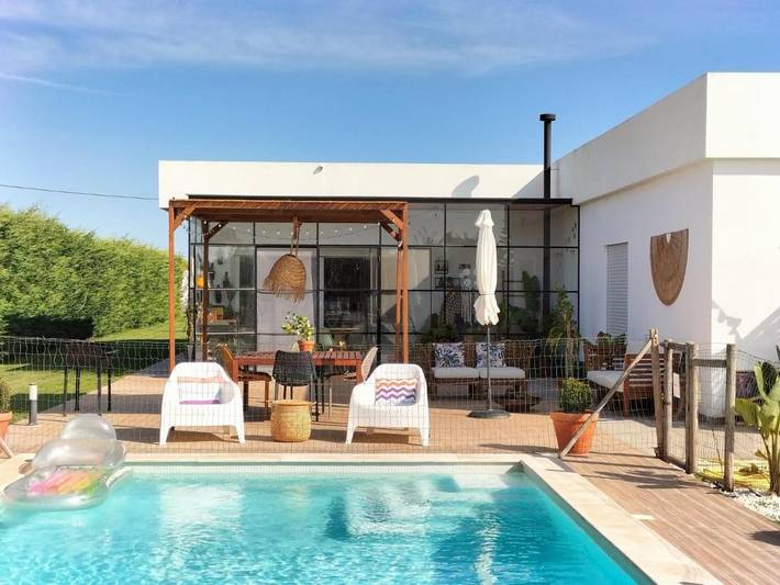 Location de vacances pour 6 personnes, avec piscine ainsi que vue et jardin, adapté aux familles dans Alcochete