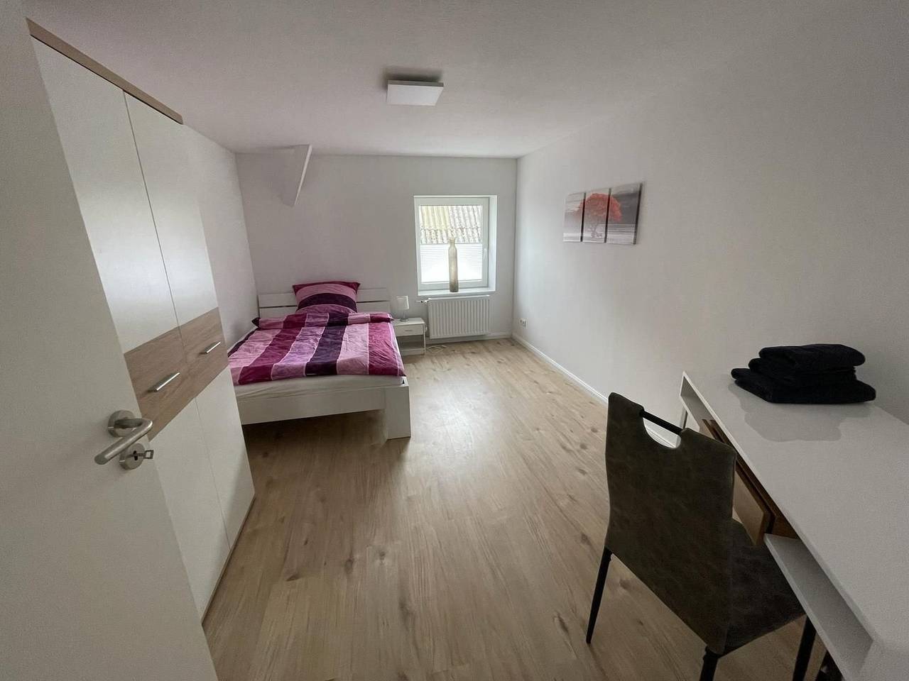 Modern eingerichtetes Einzelzimmer in Groß Vollstedt, Gemeinschaftsbad (Zimmer Nr. 3) in Groß Vollstedt, Rendsburg-Eckernförde