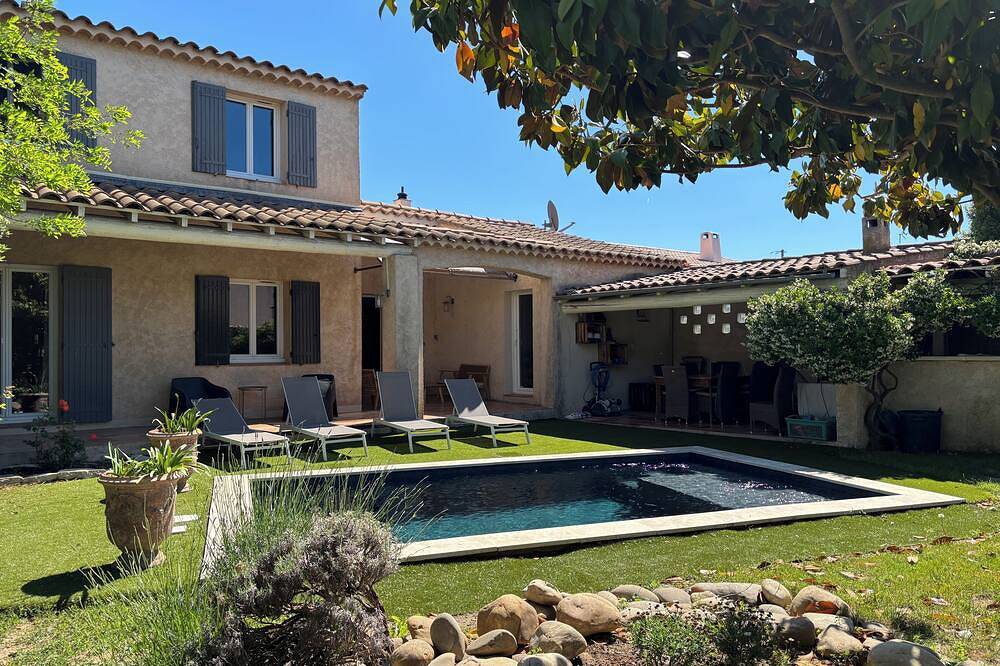 Provencal House Swimming Pool Luberon in Pertuis, Parc naturel régional du Luberon